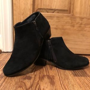 Vionic Black Suede Booties!